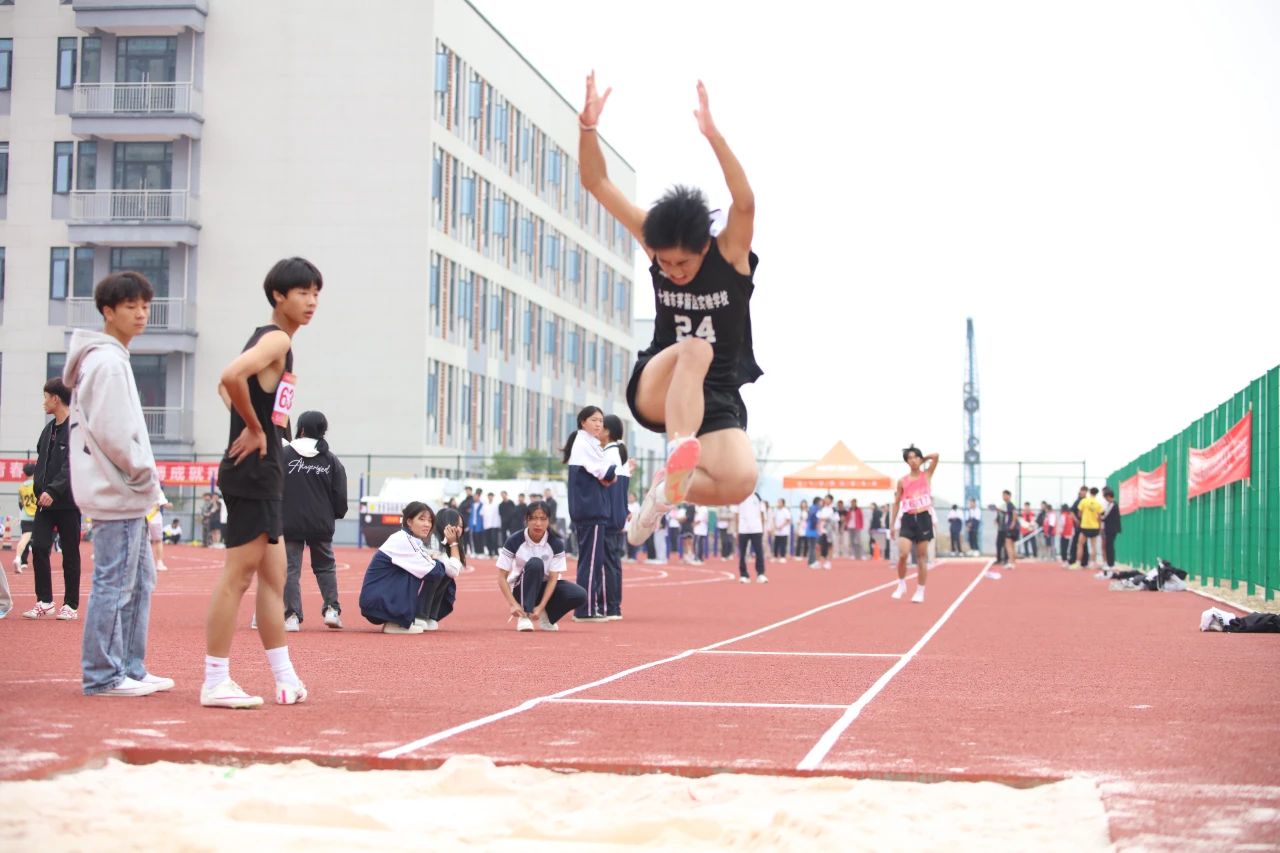 6fe5e71c38ae348fa4cc2eeffe53e104.jpg