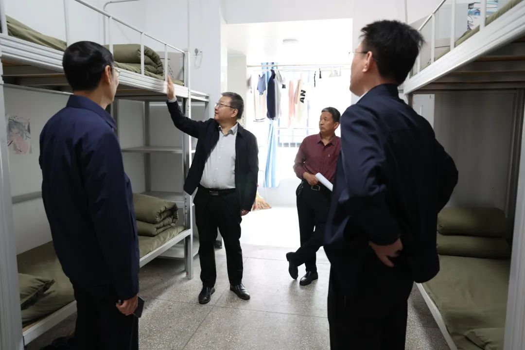 debf36cfe5a8b5d52056e035da226793.jpg