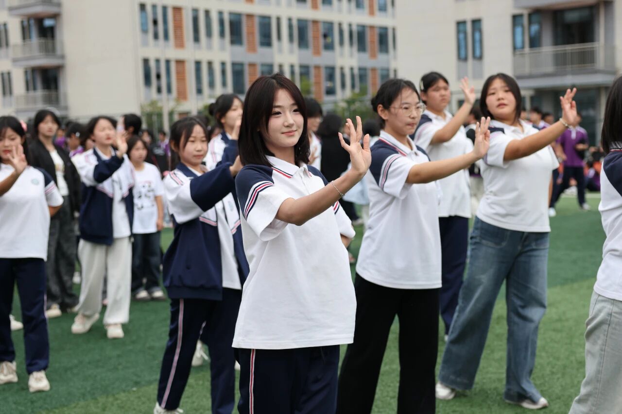 0fe59817a45915aace2fb20e43d58768.jpg
