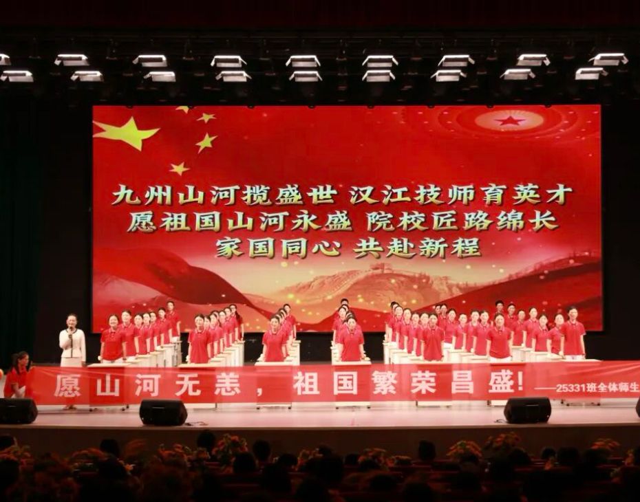 展青春风采 强少年体魄&mdash;&mdash;我校举行课桌操比赛