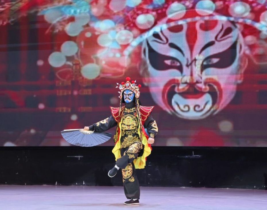 达人集结 嗨翻全场！我校举行首届校园达人秀